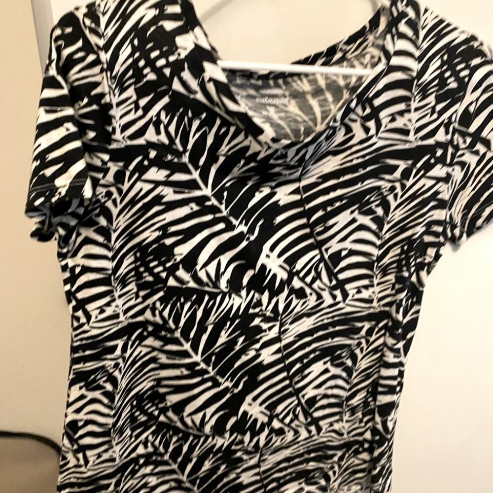 Nice Like New Fun Top!